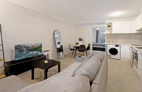 St. Lucia Apartment | Comfortable 1BR near UQ, River Walks & Pool