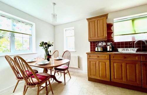 Bicester House | Comfortable 3 bedroomed house in Bicester