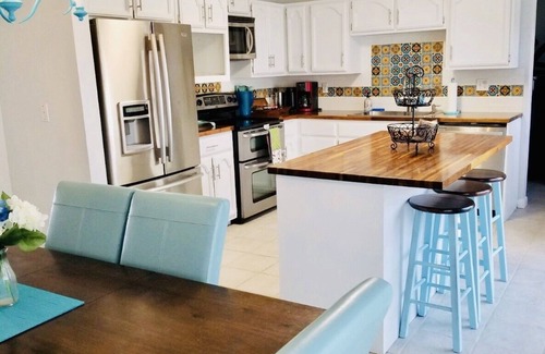 Page House | Comfortable 6 BR Home - Great for Groups near Lake Powell + Boat parking