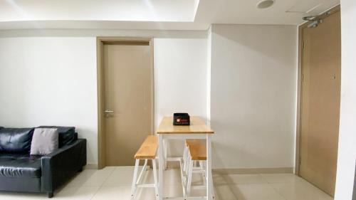 Pantai Indah Kapuk Apartment | Comfortable and Minimalist 2BR at Gold Coast Apartment By Travelio