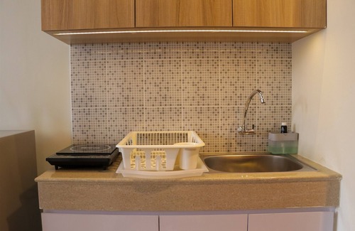 Pondokcina Apartment | Comfortable And Strategic Studio Apartment Evenciio Margonda