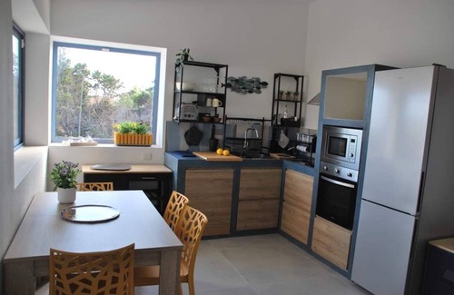 San Lorenzo Apartment | Comfortable apartment in villa, 500mt from the beach.