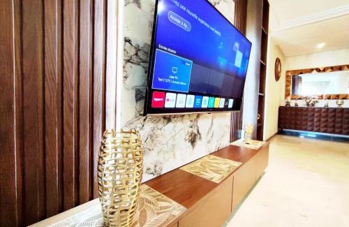 SOUR JDID Apartment | Comfortable Apartment with Balcony and City View