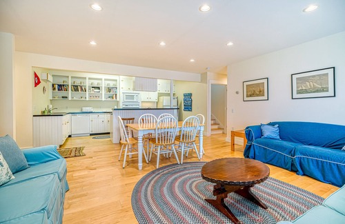 Seal Cove House | Comfortable bayfront home with beautiful views, large deck & on-site tennis