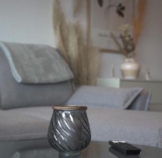 Linden-Mitte Apartment | Comfortable & central 3-room-apartment in Hannover l Self-Check-in I Parking, Elevator & Balkony