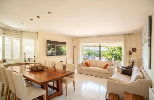 Sitges House | Comfortable House in Sitges with Shared Pool