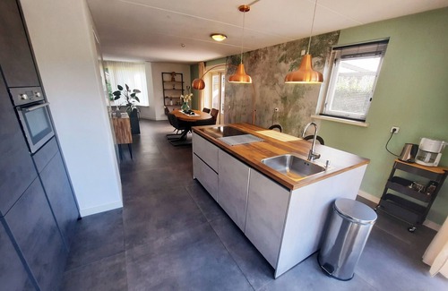 Schoonloo House | Comfortable, modern country house with hot tub in Drenthe