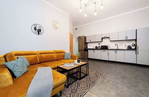 Wesoła Zachod Apartment | Comfortable Room in a Historic Building in Krakow