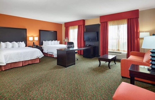 Waco Hotel | Comfortable Stay Perfect for Baylor University Visitors - Easy I-35 Access! Pool