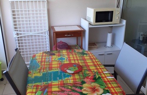 L'Autre-Bord Apartment | Comfortable studio for seasonal rental