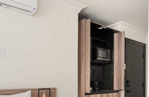 Latin Quarter Apartment | Comfortable studio in the heart of Berri-UQAM
