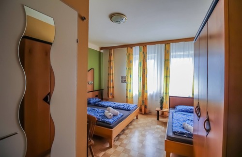 Rudolfsheim-Funfhaus Apartment | Comfortable, well-located Queen Studio 3P BS a