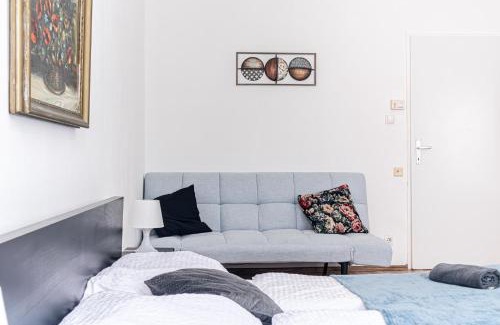 Rudolfsheim-Funfhaus Apartment | Comfy 2BR Apt TV & WIFi Suitable for Long Stay