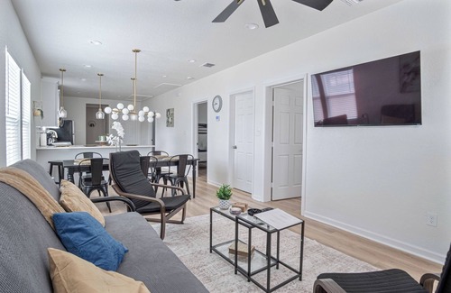 Downtown San Antonio Cottage | Comfy and Happy Stays Near Riverwalk and Downtown!