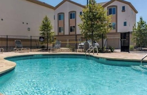 North Buttercup Creek Apartment | Comfy Apt by Lakeline Mall