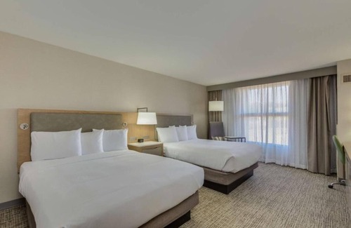 Chandler Hotel | Comfy Base Near Chandler’s Dining District, I-10 & South Mountain - 2 Units