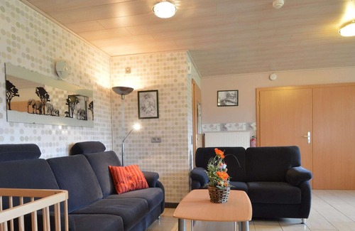 Burg-Reuland House | Comfy Holiday Home in Burg Reuland with Sauna, Terrace, BBQ