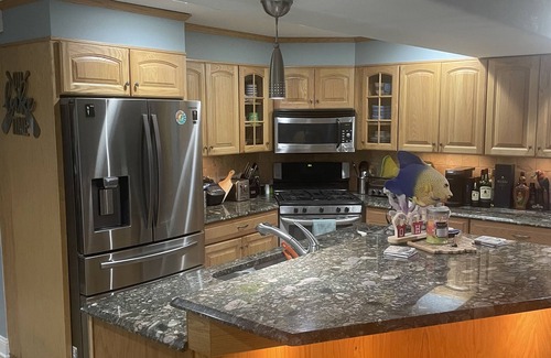 Sandusky House | Comfy lake home on the water mins from cp, sports force, downtown and the jet
