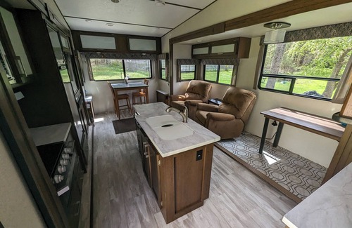 Pelham House | Comfy, Luxurious Glamping Camper near Amherst, MA