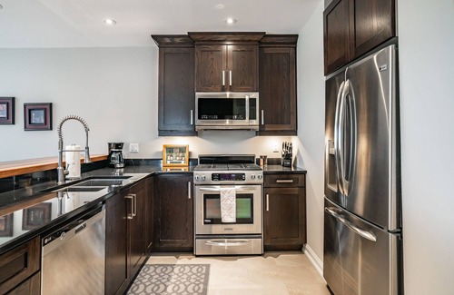 Niagara-on-the-Lake House | Comfy Renovated Niagara Vineyard 2 Bdrm Farm Home
