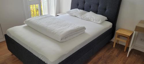 Olivais House | Comfy Room near Metro & Airport
