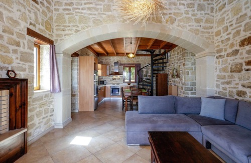 Skaleta Villa | Comfy Villa - Private Pool with Seaview - 500m by the sea