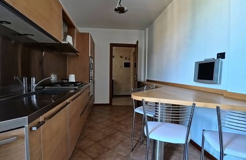 Como Apartment | Como Apartment + Free parking & WiFi