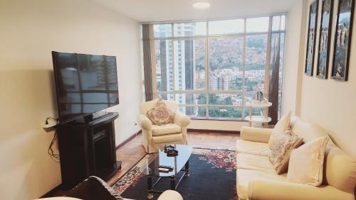 Downtown La Paz Apartment | Comodo amplio con lindas vistas sector embajadas piso alto
