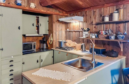 Evje House | Compact cottage on a beautiful plot and sunny location.