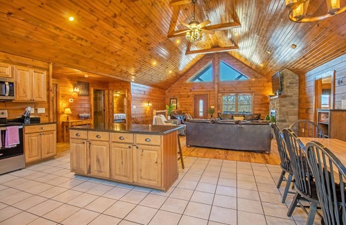 Stanley House | Company Retreat, Weddings, Mountain Views!