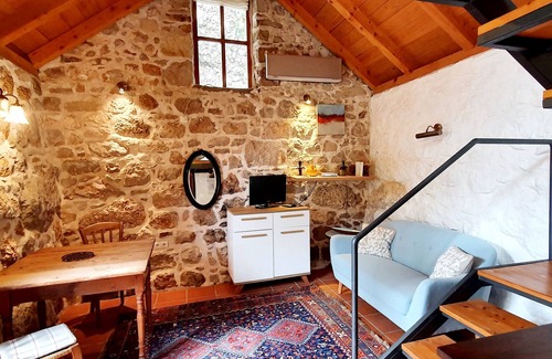 Celina Cottage | Completely renovated small stone house with sea view near Split