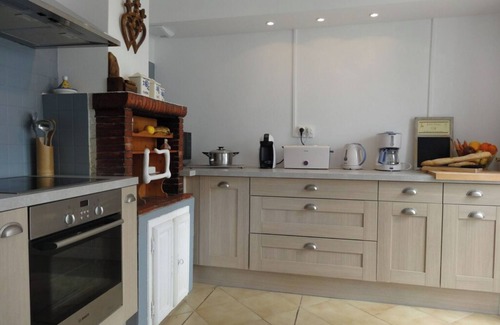 Loix House | Completely renovated typical Réthaise house - Sleeps 4