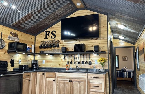 Annapolis Cabin | Completely Renovated in May 2023