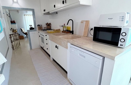 Grandola House | Comporta Private Estate Minutes from the Beach - pet friendly