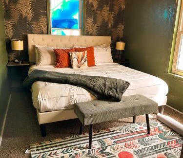 Russell House | Condo 2bd2bagrilllaundry-8pp-pet Friendly