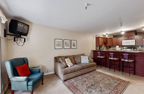 Alyeska Condo | Condo features convenient location near skiing, hiking, biking, & natural beauty