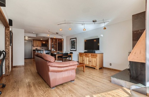 LoDo Condo | Condo in the Sky - Amazing Views - Gym