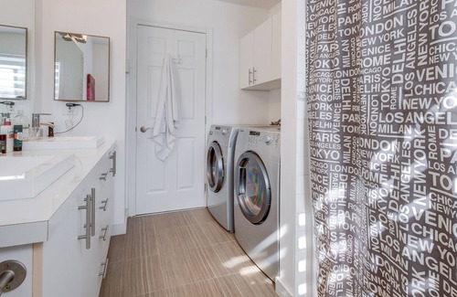 Longueuil Apartment | Condo Moderne 2 Chambres 15min du Centre Ville