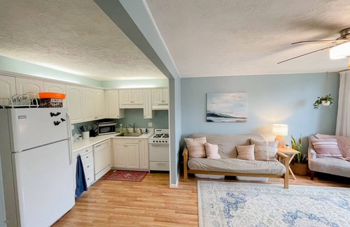 South Haven Condo | Condo on Lake Michigan Shoreline w/Private Beach