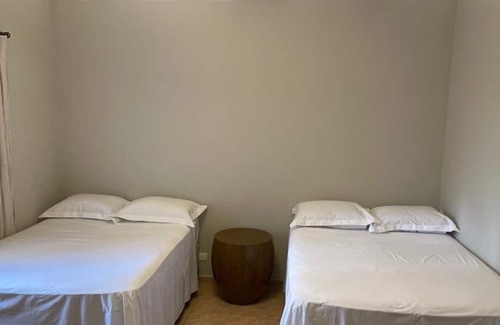 Sao Roque Condo | Condo Porta do Sol with security, single storey house overlooking Morro Saboó