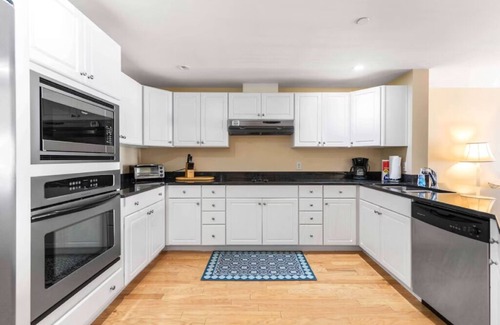 Old Orchard Beach Condo | Condo Room 207 Ocean view next to the pier