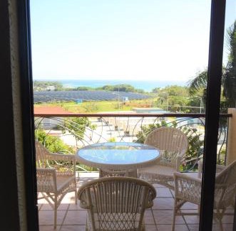 French Harbour Apartment | Condo Unit 131! Stay with us !