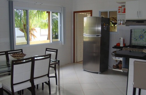 Centro House | Condominium in front of a beautiful Guarajuba beach, 200 meters on foot, with WIFI and SKY