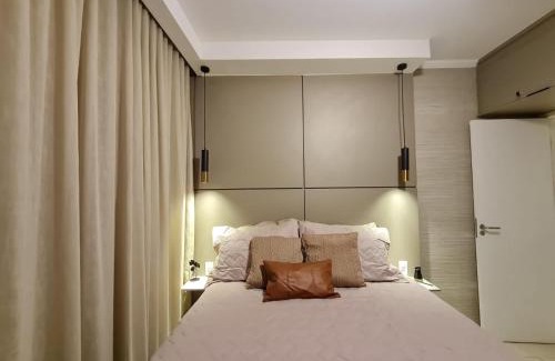 Vila Nova Apartment | Conforto com ar, tvs smart, na quadra da praia do Forte, em frente à Feira Artesanato