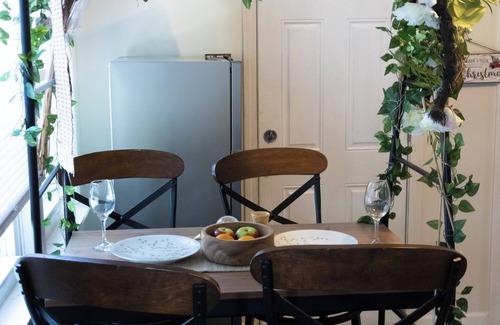 Beaver Hills Apartment | ConStay: Yale and SCSU Nearby + On-Site Parking