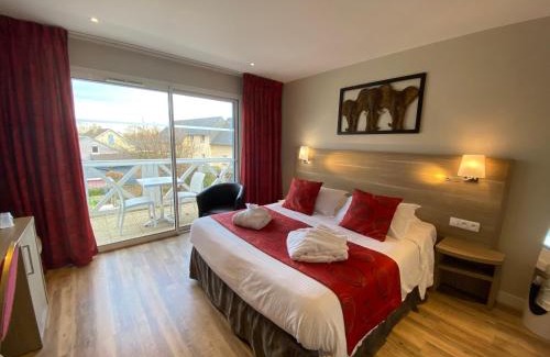 La Riviere-Saint-Sauveur Hotel | Contact hôtel - Hôtel Les Bleuets & SPA