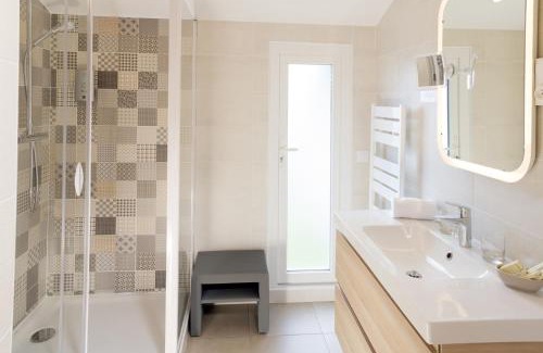 Blace Hotel | Contact Hôtels Le Savigny & Spa