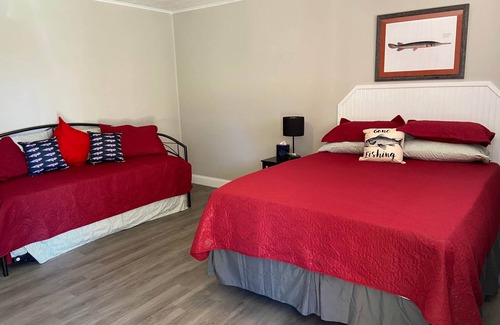 Quitman Hotel | Contact less checkin -Gar Getaway- Room 8