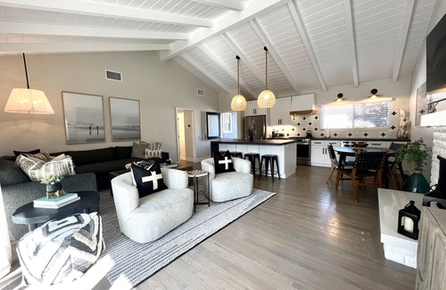 San Clemente House | Contemporary Beach Cottage in Downtown San Clemente