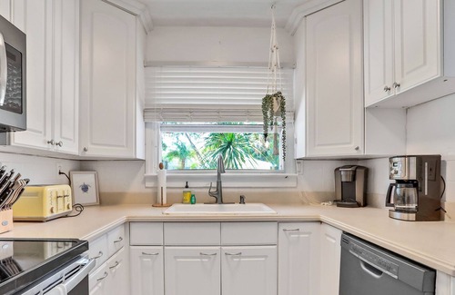 Bay Isle House | Contemporary Home with Private Pool & Hot Tub, Central AC, and Washer/Dryer